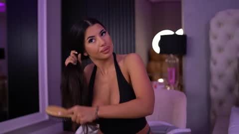 Snapshot of latinaloco chatting on 07-11-26, 07:38 Latina online show from 07-11-26, 07:38