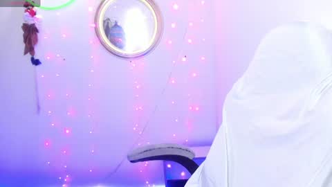 latinamav22 online show from 06-26-26, 04:11