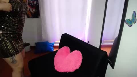 Snapshot of latinasexy_001 chatting on 10-22-25, 07:46 LORENA online show from 10-22-25, 07:46