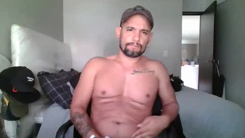 Snapshot of latinhotcouple33 chatting on 01-13-26, 07:52 wolves online show from 01-13-26, 07:52