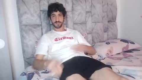 Snapshot of latinlustandfrenchkiss chatting on 05-14-26, 02:57 latinlustandfrenchkiss online show from 05-14-26, 02:57