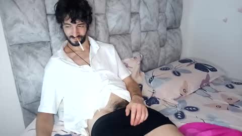 Snapshot of latinlustandfrenchkiss chatting on 05-27-26, 10:40 latinlustandfrenchkiss online show from 05-27-26, 10:40