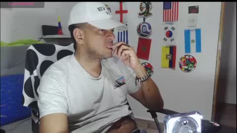Snapshot of latinmartin254 chatting on 06-29-26, 04:41 latinmartin254 online show from 06-29-26, 04:41