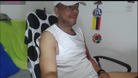 Snapshot of latinmartin254 chatting on 07-20-26, 02:30 latinmartin254 online show from 07-20-26, 02:30