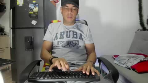 Snapshot of latinmartin73 chatting on 01-07-25, 01:06 latinmartin73 online show from 01-07-25, 01:06