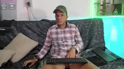 Snapshot of latinmartin73 chatting on 01-22-25, 01:53 latinmartin73 online show from 01-22-25, 01:53