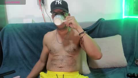 Snapshot of latinmartin73 chatting on 01-26-25, 04:41 latinmartin73 online show from 01-26-25, 04:41