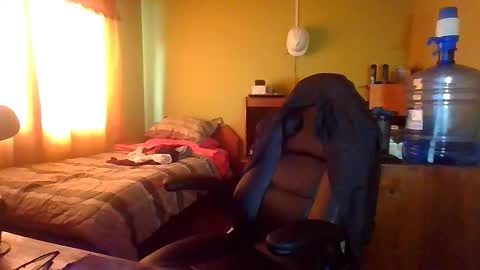 Snapshot of latinn_babe chatting on 12-21-25, 04:03 latinn_babe online show from 12-21-25, 04:03