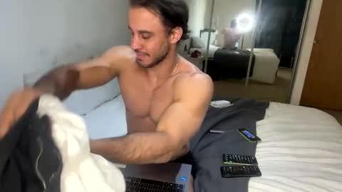 Snapshot of latino_rodri chatting on 04-17-26, 07:06 latino_rodri online show from 04-17-26, 07:06