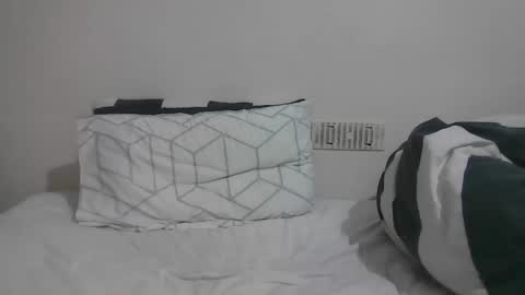 Snapshot of latino_rodri chatting on 04-19-26, 01:05 latino_rodri online show from 04-19-26, 01:05
