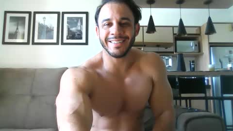 Snapshot of latino_rodri chatting on 06-10-26, 01:10 latino_rodri online show from 06-10-26, 01:10