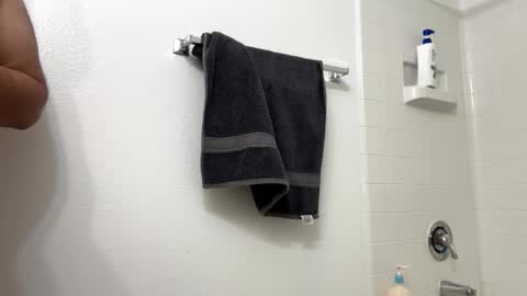 latinoforasian online show from 01-06-26, 10:19