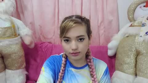 Snapshot of latinqueen2020 chatting on 01-11-25, 08:43 latinqueen2020 online show from 01-11-25, 08:43