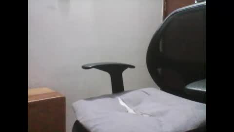 Snapshot of latintropikal chatting on 01-15-26, 07:02 Latin Flow online show from 01-15-26, 07:02