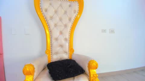 Snapshot of latrellx7 chatting on 12-28-24, 03:04 LEANDRO online show from 12-28-24, 03:04