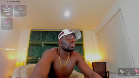 Snapshot of latrellx7 chatting on 02-03-25, 01:51 LEANDRO online show from 02-03-25, 01:51