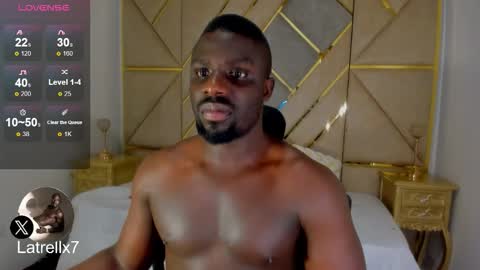 Snapshot of latrellx7 chatting on 11-17-25, 03:12 LEANDRO online show from 11-17-25, 03:12