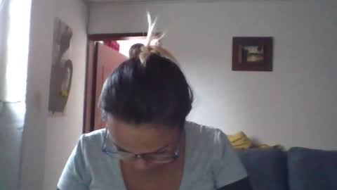 Snapshot of lau16310 chatting on 02-25-26, 01:43 Laura online show from 02-25-26, 01:43