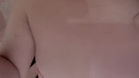 Snapshot of lau_123x chatting on 02-11-25, 02:57 Laura online show from 02-11-25, 02:57