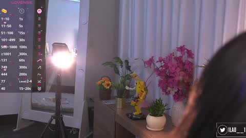 Snapshot of lau__1 chatting on 11-22-25, 11:26 IG 1lau 1 X 1lau 1 online show from 11-22-25, 11:26