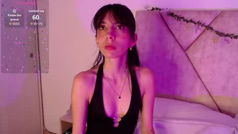 Snapshot of laugreen chatting on 11-29-25, 05:27 Laura online show from 11-29-25, 05:27