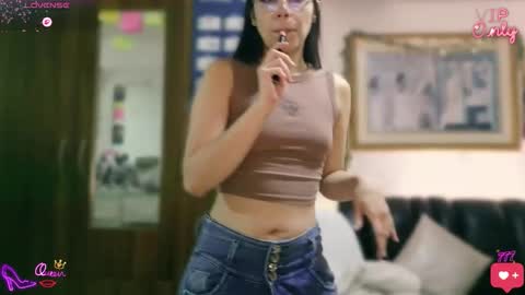 Snapshot of laujgray chatting on 05-05-26, 12:29 laujgray online show from 05-05-26, 12:29