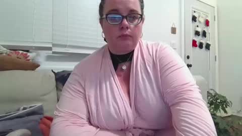 Snapshot of laulauma chatting on 12-20-24, 01:14 LauLauMa online show from 12-20-24, 01:14