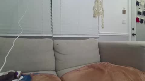 Snapshot of laulauma chatting on 12-28-24, 12:47 LauLauMa online show from 12-28-24, 12:47