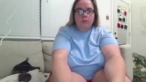 Snapshot of laulauma chatting on 12-29-24, 11:40 LauLauMa online show from 12-29-24, 11:40