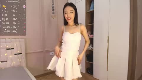 Snapshot of laumalove chatting on 04-27-26, 02:31 Lauma online show from 04-27-26, 02:31