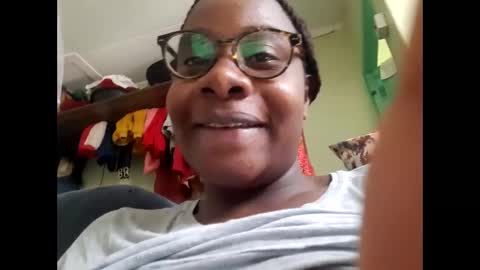 laura829489 online show from 12-20-25, 09:49