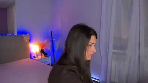 Laura online show from 02-10-26, 06:28