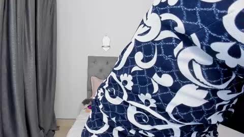 Snapshot of laura__martiinez chatting on 09-08-25, 06:40 online show from 09-08-25, 06:40