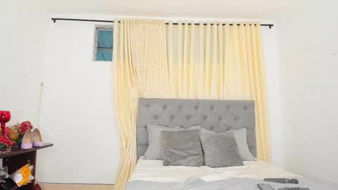 Snapshot of laura__martiinez chatting on 01-06-26, 02:59 online show from 01-06-26, 02:59