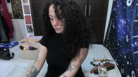 Snapshot of laura_anal_ chatting on 04-21-26, 03:39 Wen online show from 04-21-26, 03:39