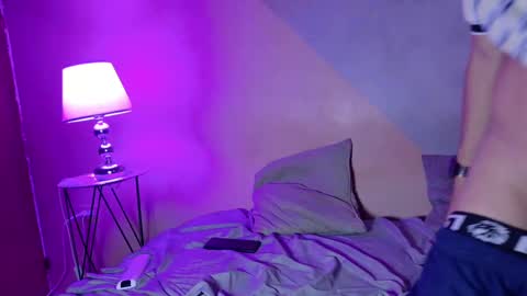 laura_and_kevin online show from 09-18-25, 03:47