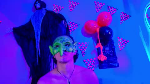 laura_and_kevin online show from 10-05-25, 02:26