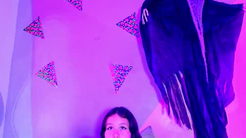 laura_and_kevin online show from 10-27-25, 01:48