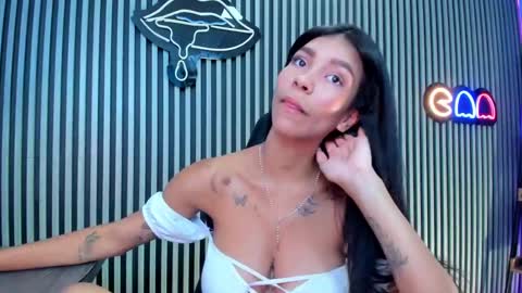 Laura online show from 01-21-25, 04:37