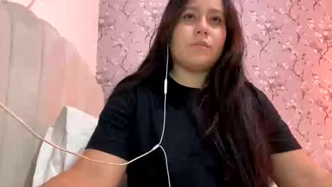 Snapshot of laura_d23 chatting on 12-28-24, 05:02 laura online show from 12-28-24, 05:02