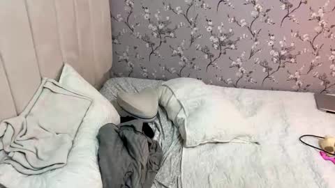 Snapshot of laura_d23 chatting on 01-21-25, 05:05 laura online show from 01-21-25, 05:05