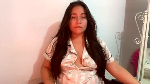 Snapshot of laura_d23 chatting on 09-19-25, 11:49 laura online show from 09-19-25, 11:49
