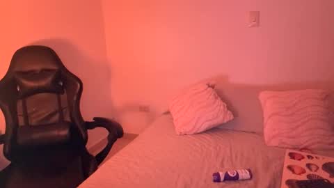 laura online show from 02-06-26, 01:10