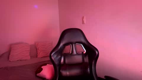 laura online show from 04-14-26, 11:44