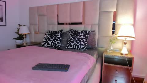 laura_dicardy online show from 06-11-26, 11:19
