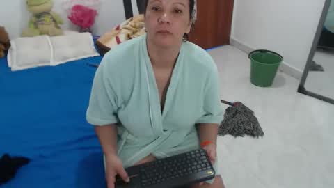 laura_foxx2379 online show from 12-02-25, 06:14