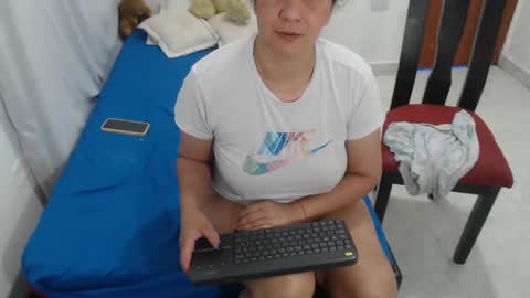 laura_foxx2379 online show from 12-18-25, 02:56