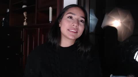 Snapshot of laura_golden1 chatting on 12-11-24, 01:37 lLAURA online show from 12-11-24, 01:37