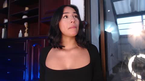 Snapshot of laura_golden1 chatting on 12-12-24, 10:31 lLAURA online show from 12-12-24, 10:31