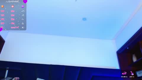 Snapshot of laura_golden1 chatting on 02-13-25, 01:19 lLAURA online show from 02-13-25, 01:19
